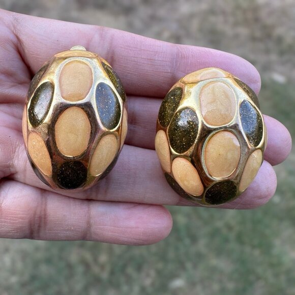 Vintage Clip Earrings Sparkled Brown Enamel Gold Tone Turtle Shell Design 1 3/8" - Picture 1 of 8